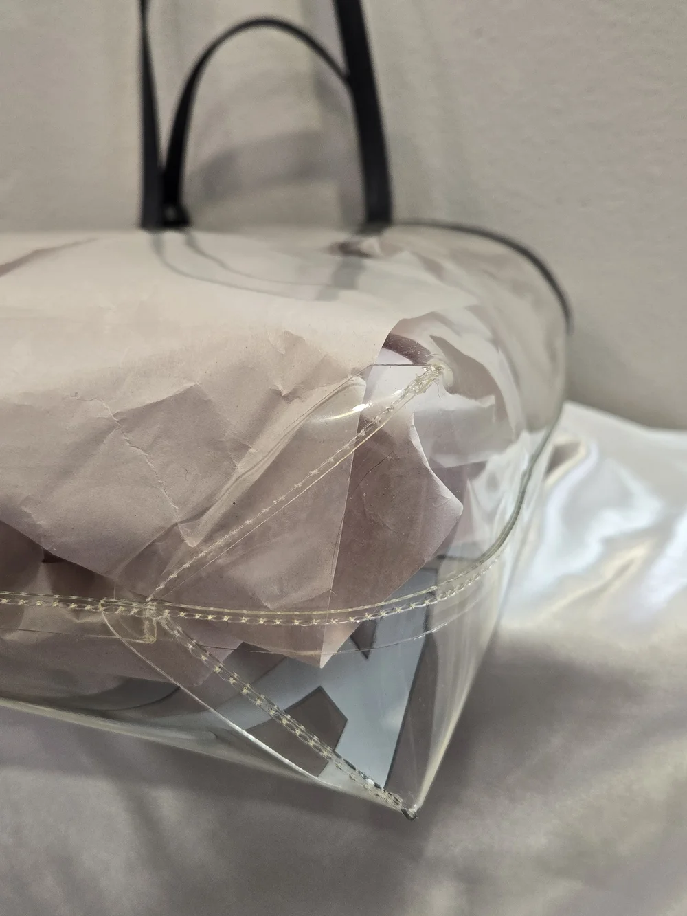 Michael Kors NWT Transparent Tote with Navy Blue Logo and Gold MK Charm - Picture 7 of 10